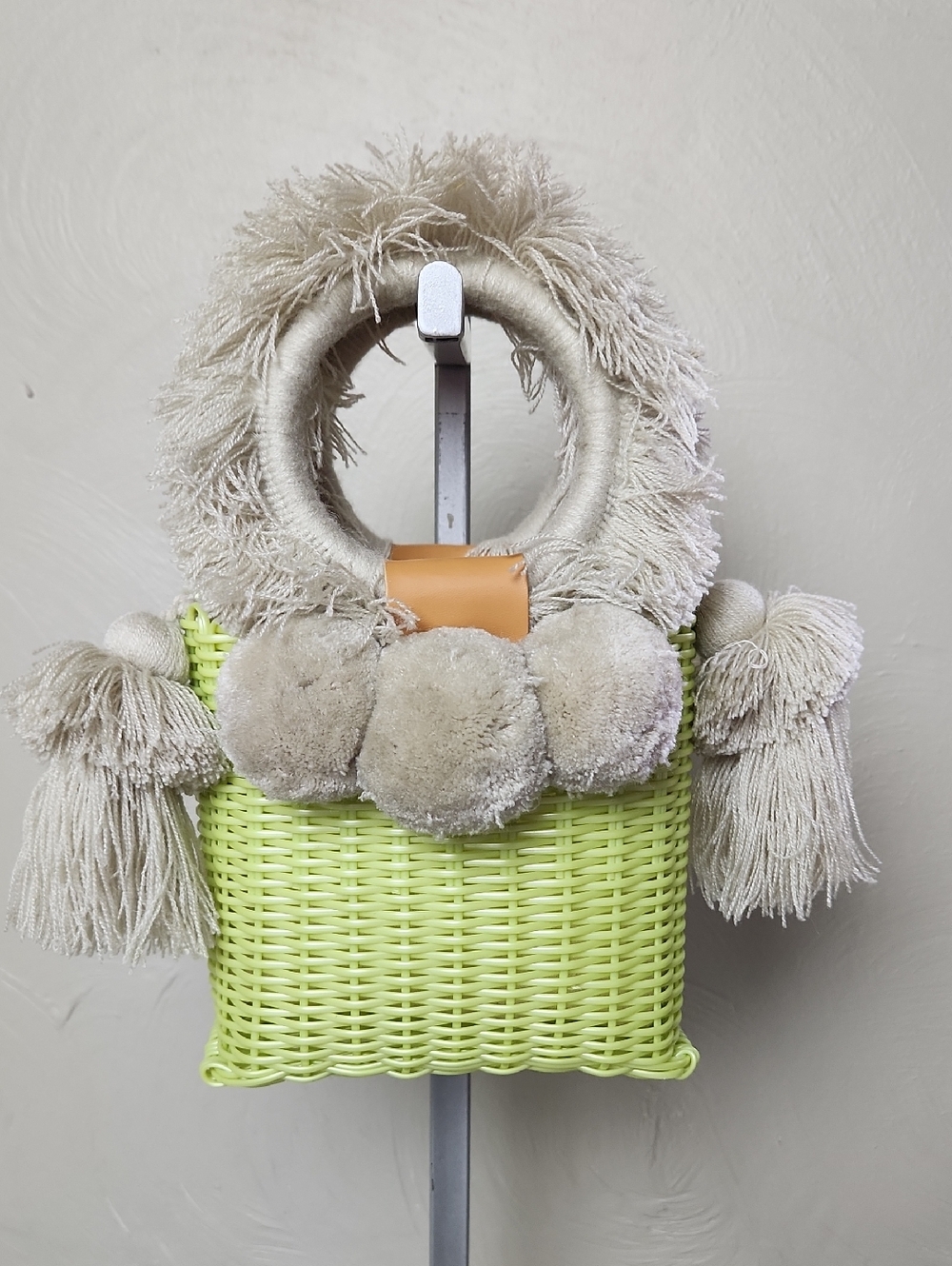 Tassel Pom-Pom Straw Tote in Lime
